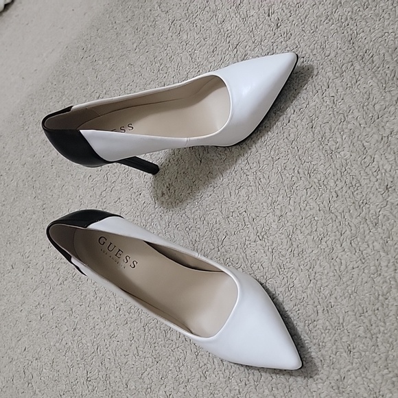 NWOT Guess black and White 4 inches sexy heeled shoes - Picture 7 of 10